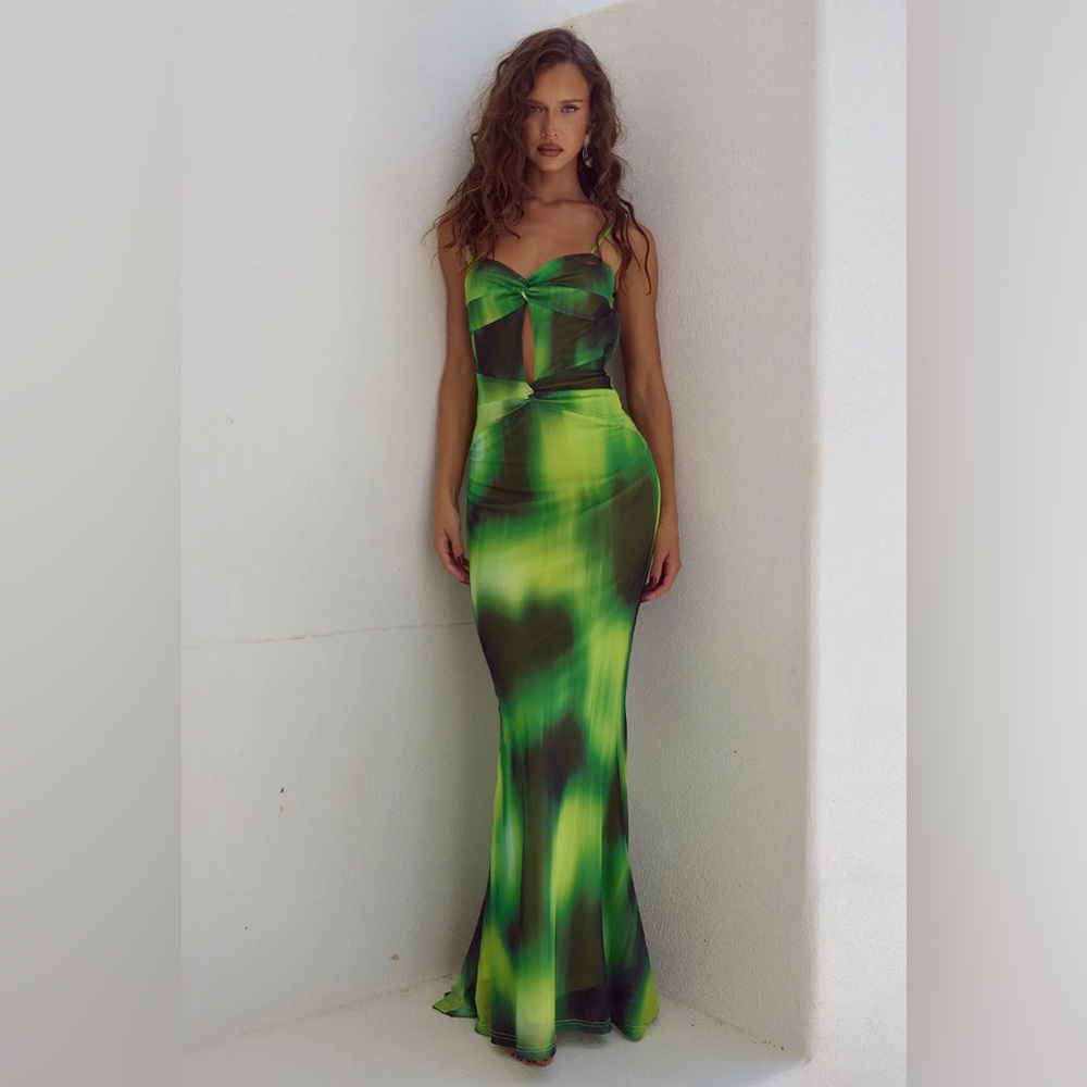Runaway The Label - Marlini Maxi Dress - Lotus Print w/ matching Ollia Scarf
